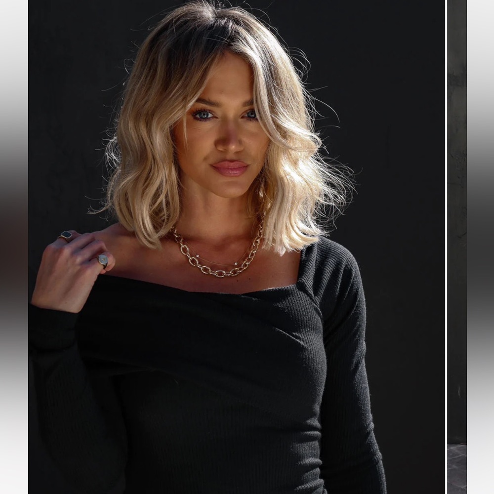 Black Off the Shoulder Midi Dress - Picture 2 of 6